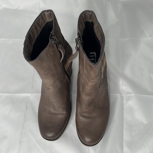 MJUS Wedge Leather Suede Panel Boots Taupe Brown Tan Over Ankle Side Zip Size 37 - Picture 7 of 12
